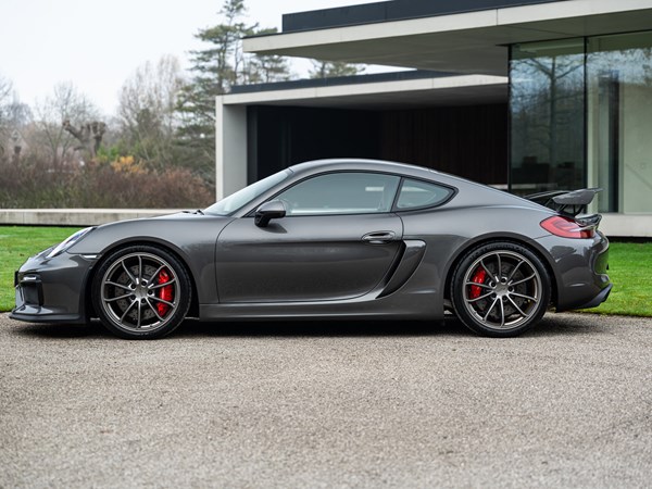 PORSCHE 981 CAYMAN GT4